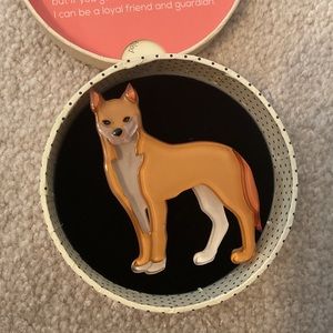Erstwilder dingo brooch
